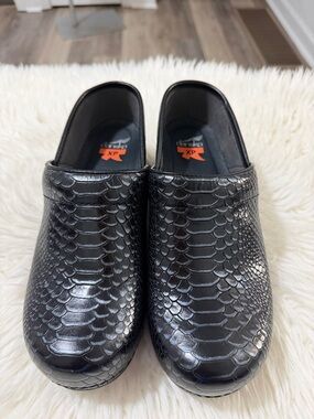 Dansko Black Embossed Leather Clogs Size 39